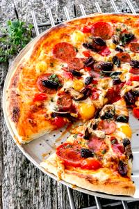 1 slice (159 g) 12" Pan Crust Pizza - Spicy Italian