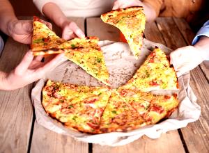 1 slice (175 g) 16" Original Crust Pizza - The Works
