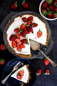 1 slice (175 g) Strawberry Cheese Cake