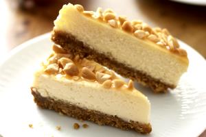 1 slice (180 g) Caramel Nut Cheesecake