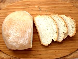 1 slice (2 oz) Como Bread