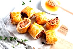 1 Slice (23.0 G) Honey Roll Sausage