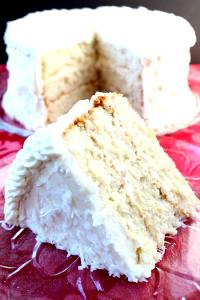 1 slice (2.7 oz) Filled White Cake with Buttercream Frosting