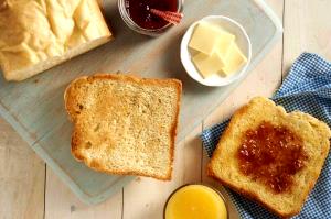 1 slice (28 g) English Muffin Toasting Bread