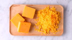 1 slice (28 g) Extra Sharp Aged Cheddar Cheese
