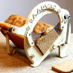 1 slice (30 g) Seedless Rye Bread