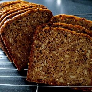 1 slice (30 g) Soft Rye Seeded Bread