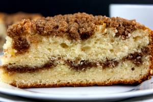 1 slice (4.25 oz) Cinnamon Crumb Coffee Cake