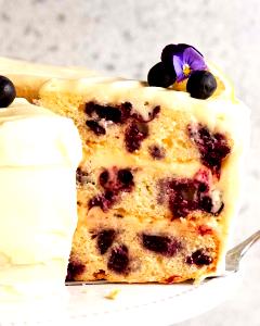 1 slice (45 g) Blueberry Creme Cake