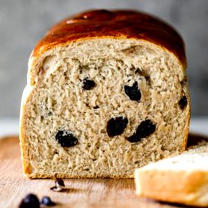 1 slice (45 g) Extra Thick Sliced Cinnamon Bread with Raisins