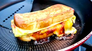 1 Slice (5" X 3" X 1/2") Toasted Egg Bread