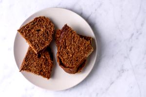 1 Slice (5" X 4" X 3/8") Pumpernickel Bread