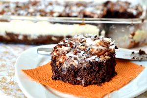 1 slice (57 g) Mississippi Mud Cake