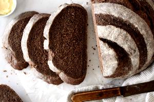 1 slice (57 g) Pumpernickel Boule
