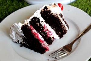 1 slice (67 g) Black Forest Cake