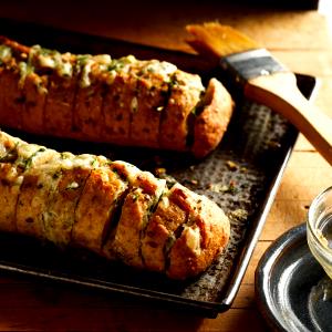 1 slice (85 g) Garlic Cheesy Bread