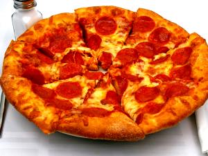 1 slice (87 g) 12" Medium Pepperoni & Mushroom Thin