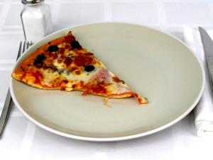 1 slice (98 g) Veggie Thin Crust Pizza (Large)