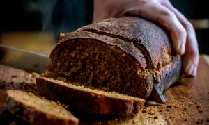 1 Slice Cornmeal and Molasses Bread