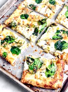 1 Slice Original Crust Spinach Alfredo Large Pizza