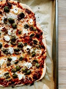 1 Slice Small Green Olive Pizza