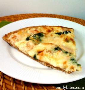 1 Slice Thin Crust Grilled Chicken Alfredo Pizza