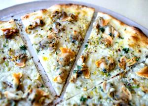 1 Slice White Clam Specialty Thin Crust Pizza