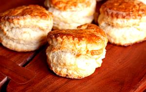 1 Small (1-1/2" Dia) Baking Powder or Buttermilk Biscuit (from Mix)