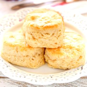 1 Small (1-1/2" Dia) Baking Powder or Buttermilk Biscuit (Home Recipe)