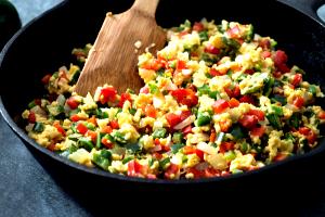 1 Small Egg Omelet or Scrambled Egg with Onions, Peppers, Tomatoes and Mushrooms