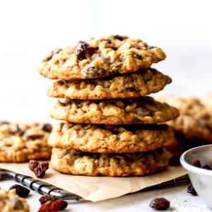 1 Small Oatmeal Cookie with Raisins