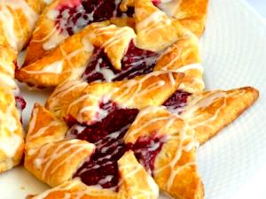 1 Small Or Frozen (approx 3" Dia) Danish Pastry with Fruit