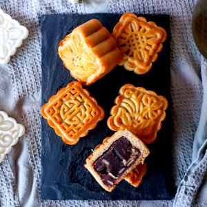1 Small Square Moon Cake Oriental Pastry (made with Bean or Lotus Seed Paste Filling, Baked)