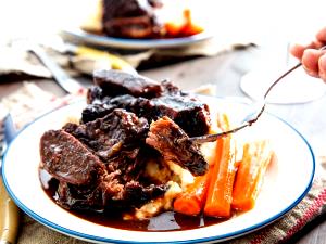 1 Small (yield After Cooking, Bone And Fat Removed) Beef Shortribs (Lean Only Eaten)
