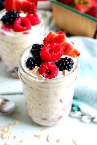 1 smoothie Overnight Berry Oatmeal