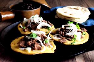 1 sope (128 g) Carne Asada Sope