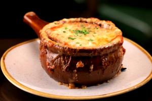1 soup (454 g) French Onion Soup Low Fat (Large)