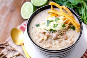 1 soup cup (227 g) Blanco Chicken Chili