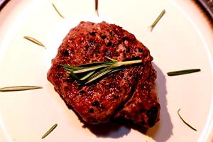 1 sreak (170 g) Organic Beef Filet Mignon