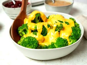1 Stalk Cooked Broccoli with Cheese Sauce (from Frozen)