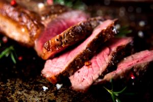 1 Steak Beef Top Loin, Broiled, Slo (Kc, Ny Strip, Club)