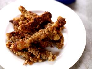 1 Steak Finger (approximately 3-1/2" X 3/4" X 1/2") Fried Battered Beef Steak
