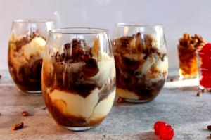 1 sundae (13.37 oz) Bananas Foster Sundae (2 Scoop)