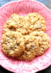 1 Surface Inch Oatmeal Cookie with Fruit Filling