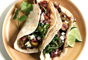 1 taco (3.42 oz) Soft Shell Steak Taco
