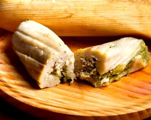 1 tamale Salsa Chicken Tamale