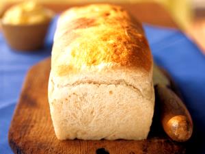 1 Thin Slice (3-3/4" X 5" X 3/8") White Bread (Home Recipe or Bakery)