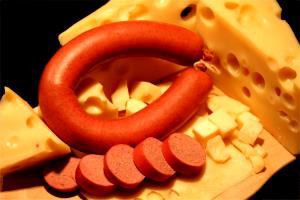 1 Thin Slice Bologna with Cheese