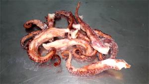 1 tin (80 g) Smoked Sliced Octopus