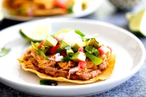 1 tostada (6.67 oz) Chicken Tostada